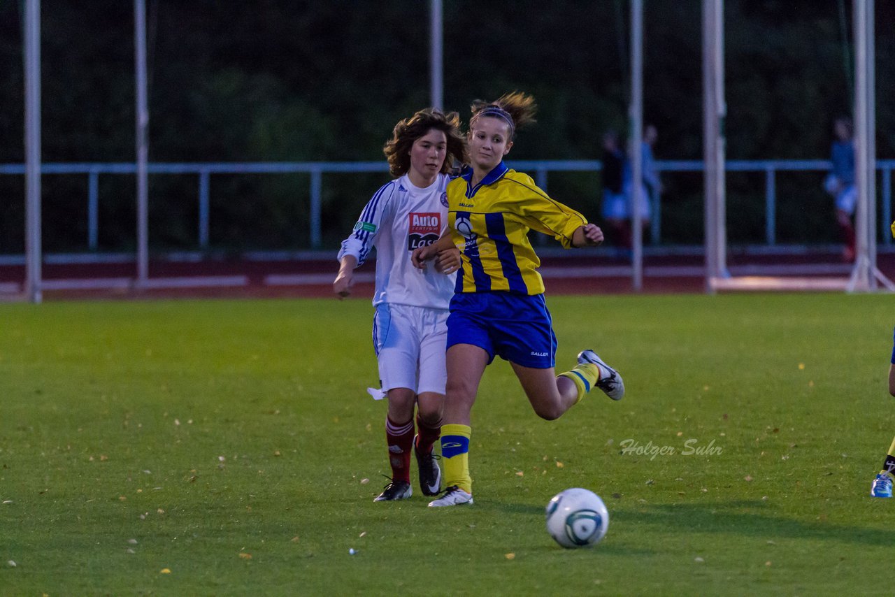 Bild 90 - B-Juniorinnen SV Henstedt-Ulzburg - Holstein Kiel : Ergebnis: 0:12